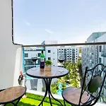 Rare Xxxl Swimming Pools Resort - Free Fast Wifi - Top Floor Pool View Balcony