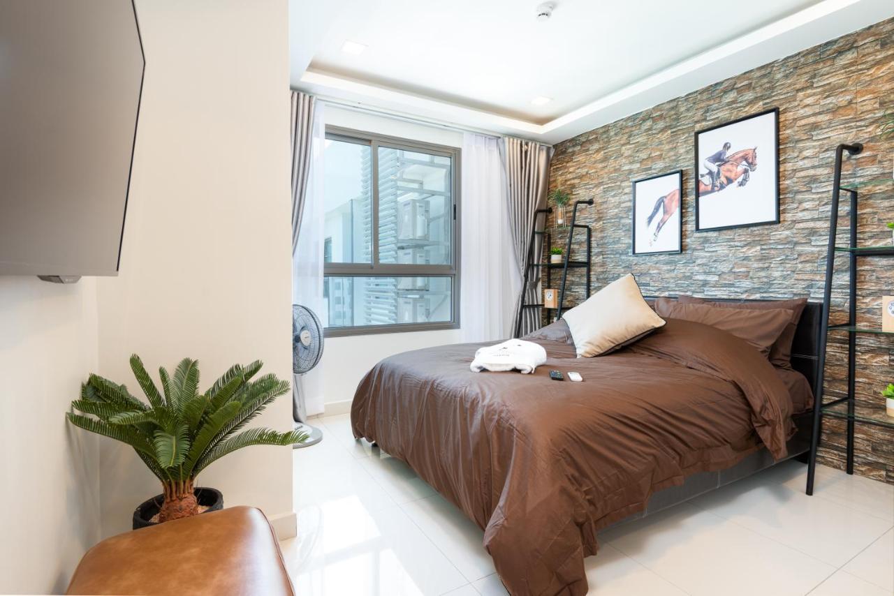 Rare Xxxl Swimming Pools - Free Fast Wifi - Floor Pool View Balcony Apartment Pattaya
